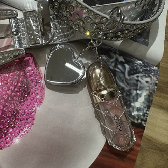GLOSS CHARM