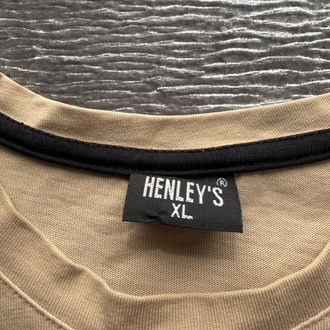 Henleys Kuru Kafa Desenli Taşlı Kadın Tişört