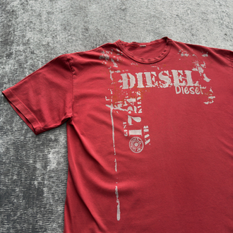 Diesel Kırmızı Baskı Detaylı Tişört