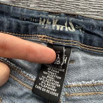 Düşük Bel Yırtık Detaylı Kadın Denim Şort