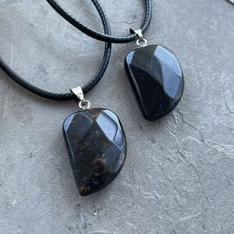 Obsidyen Kolye