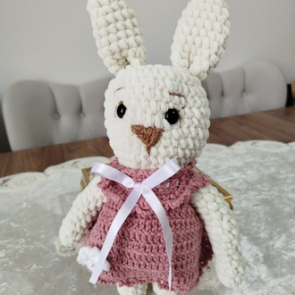 Sevimli Pembe Elbiseli Şirin Amigurumi Tavşan  
