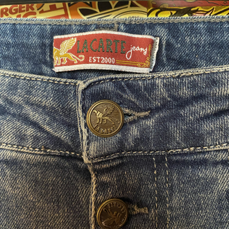 La Carte Yüksek Bel Metal Düğmeli Y2K Tarz Mavi Jean
