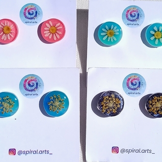 Papatyalı saplama küpe 