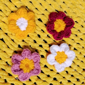 Çiçek rozetler
