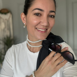 Siyah güneş gözlüğü