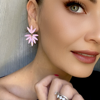 Pembe kristal taşlı küpe 