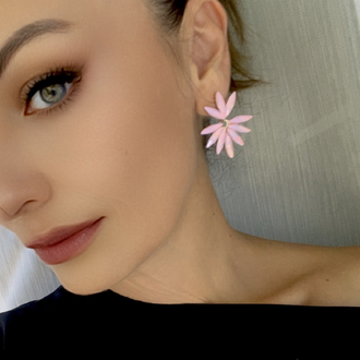 Pembe kristal taşlı küpe 