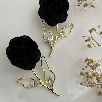 Gold detay Siyah kumaş gül küpe 