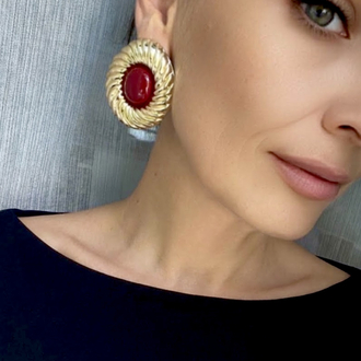 Gold detay bordo taşlı küpe 