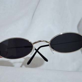 Minimal Siyah Oval Güneş Gözlüğü