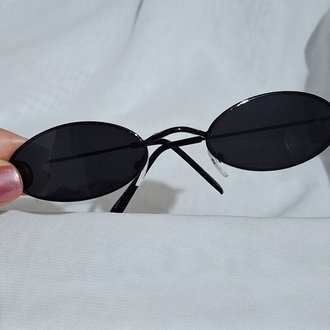 Minimal Siyah Oval Güneş Gözlüğü