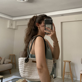 YEŞİL SAPLI KOL ÇANTASI