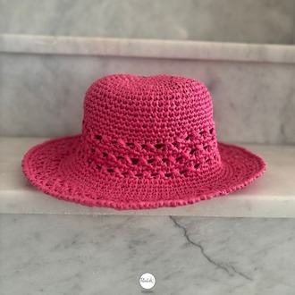 Pembe Örgü Şapka