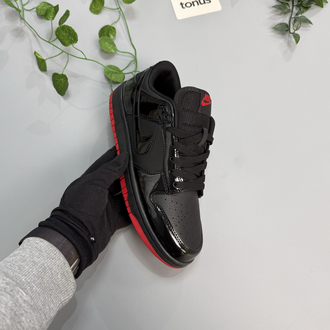 Nike dunk parlak siyah kırmızı 