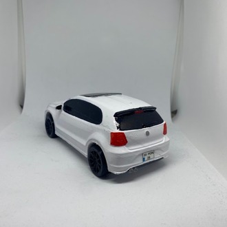 VOLKSWAGEN POLO 2015