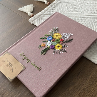Pembe Buket Nakışlı Defter