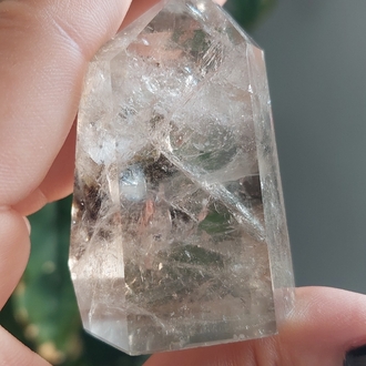Gökkuşağı Flaşlı Berrak Garden Kuvars Kristali Kule Formunda