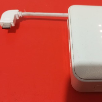 SAMSUNG Powerbank Şarj cihazı ( Tek sefer dolum yapar , Kablosuyla, İkinci el)