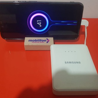SAMSUNG Powerbank Şarj cihazı ( Tek sefer dolum yapar , Kablosuyla, İkinci el)