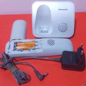 Panasonic KX-TG6811 Telsiz Telefon (Üst model - Yeni gibi - Yeni ayarında pillerle)