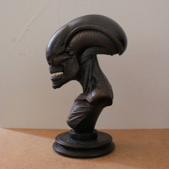 Alien Büst