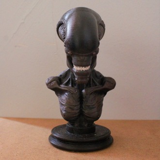 Alien Büst