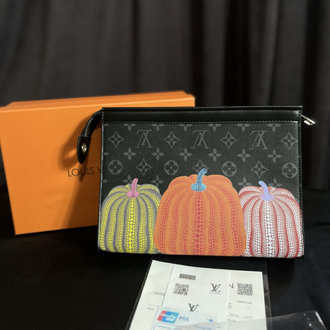 LOUIS VOUITTON CLUTCH