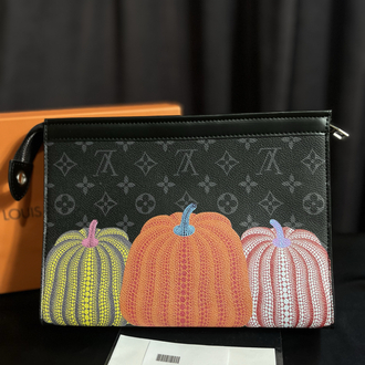 LOUIS VOUITTON CLUTCH