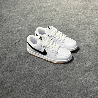 NIKE DUNK LOW WHITE GUME