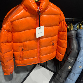 Moncler maya kapüşonlu mont turuncu