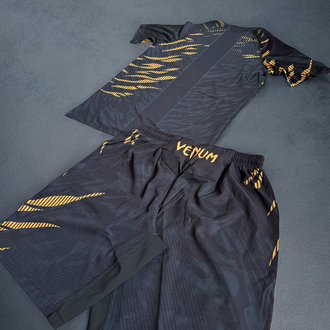 UFC venum altın sarısı MMA takım