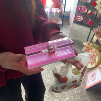 Batmayan ayı ve tavşan pembe