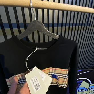 BURBERRY-SİYAH KARE DETAYLI NAKIŞLI