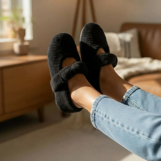 Yumuşak Peluş Ev Terliği –  Konforlu ve Şık Tasarım