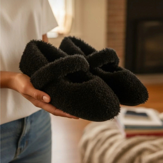 Yumuşak Peluş Ev Terliği –  Konforlu ve Şık Tasarım