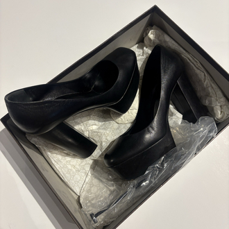 Gucci heels