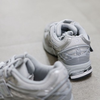 New Balance 1906A Concrete Silver Metallic