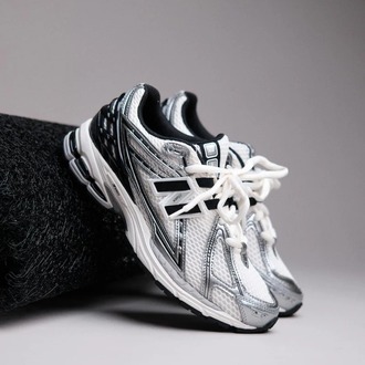 New Balance 1906R Silver Metallic Black M1906RER