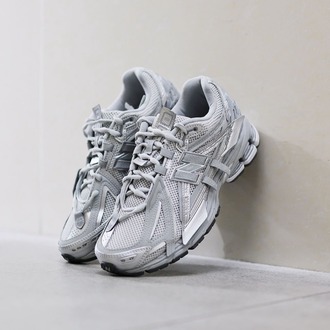 New Balance 1906A Concrete Silver Metallic