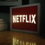 Netflix ışıklı tabela