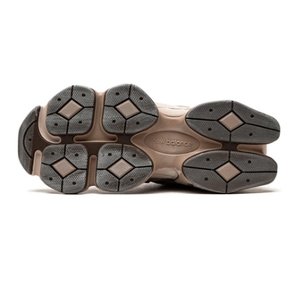 New Balance 9060 “Mushroom Brown”
