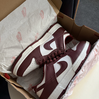 Nike Dunk Low Bordeaux 