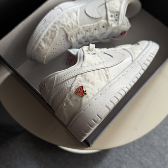 Nike Dunk Low “You Deserve Flowers” 