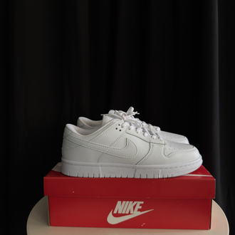 NIKE DUNK LOW TRIPLE WHITE