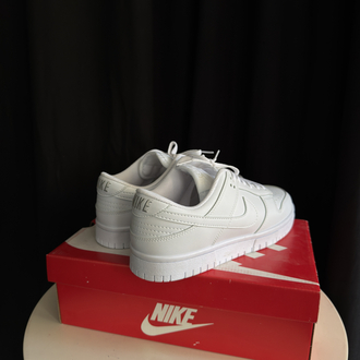 NIKE DUNK LOW TRIPLE WHITE