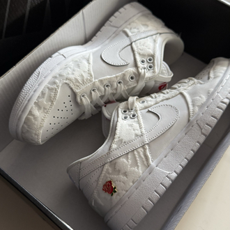 Nike Dunk Low “You Deserve Flowers” 