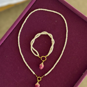Gül Charmlı Kolye & Bileklik Set