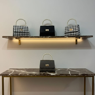 İnci Saplı Lüks Mini Çanta: Gold Tokalı ve Houndstooth (Ekose) Desenli