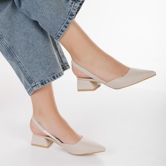 Bej Lastikli Arkası Açık Stiletto